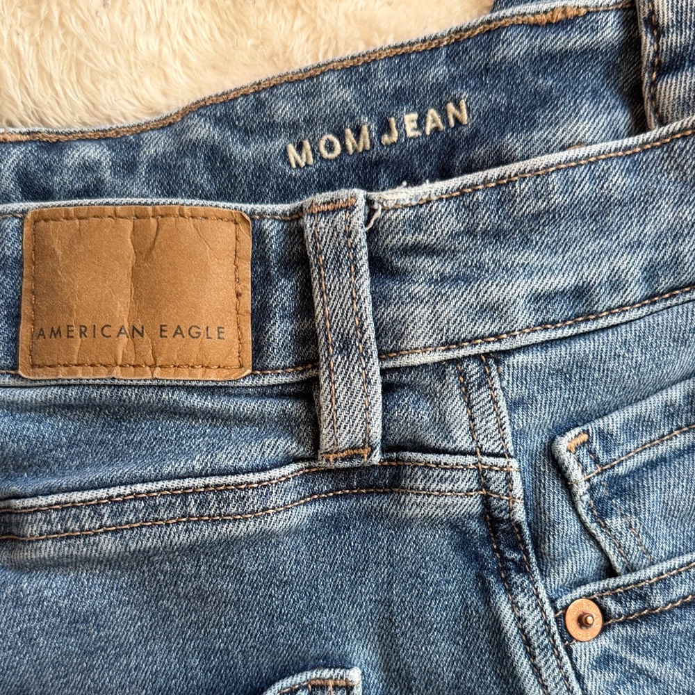 American Eagle Mom Jean - Picture 4 of 4